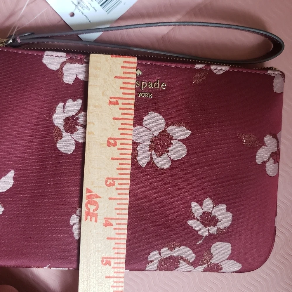 Kate Spade Chelsea The Little Better Floral Large Wristlet, NWT